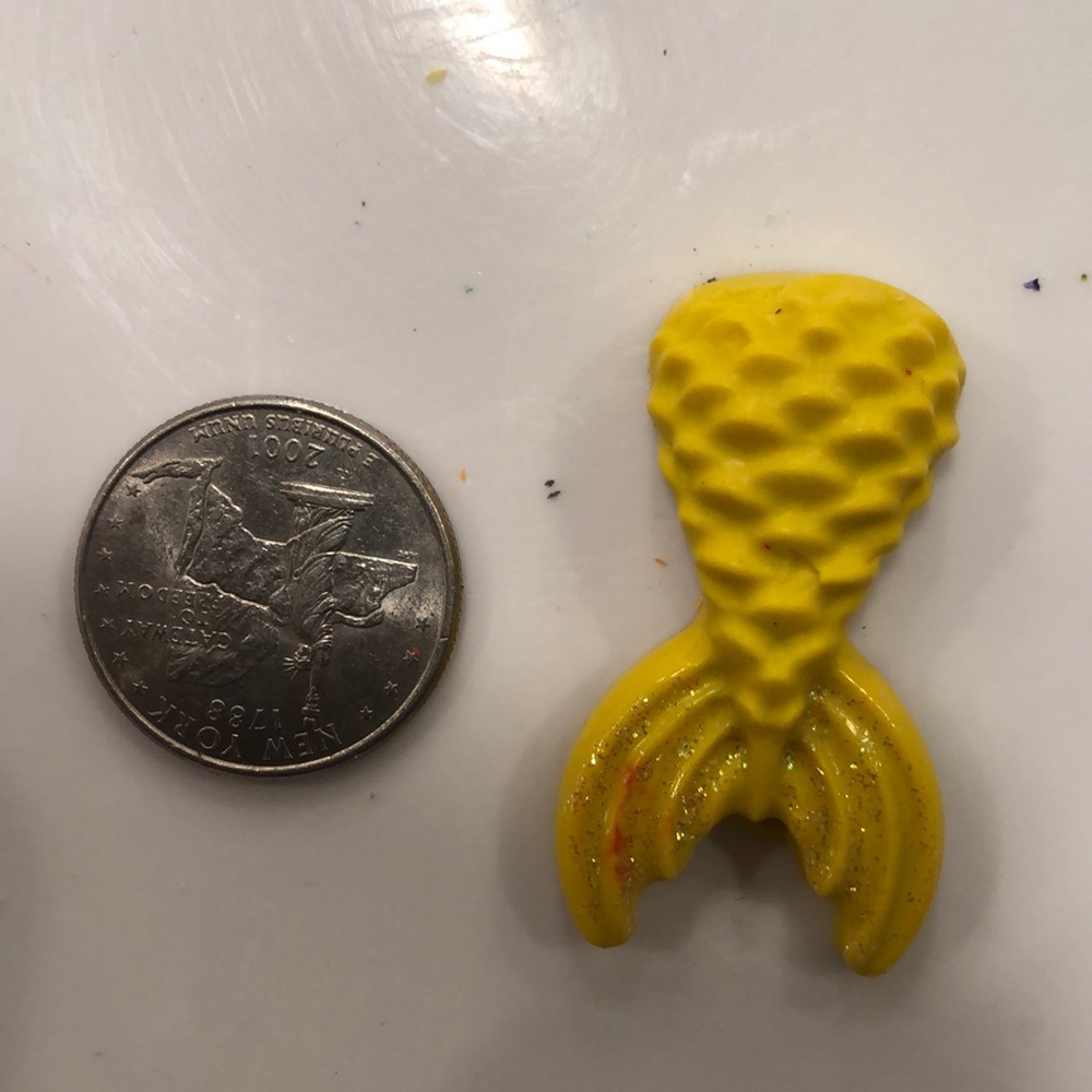 CRAYOLA MERMAID 🧜♀️ THEMED CRAYONS - Picture 5 of 6